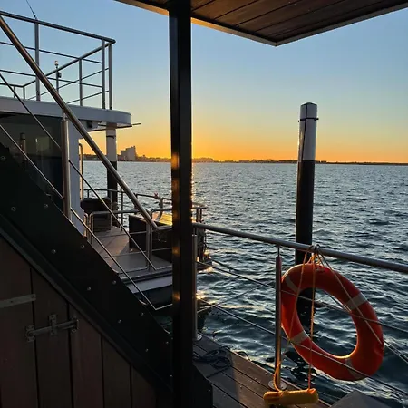Hausboot Aurora Holiday home